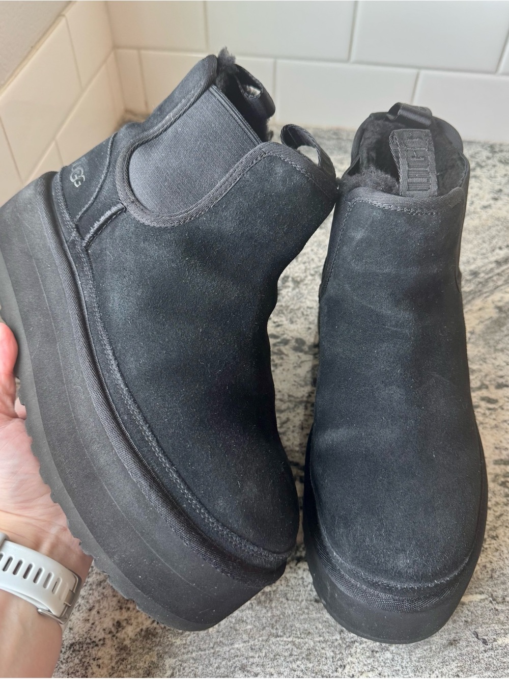 UGG Neumel Platform Chelsea in Black. Size 8. VGUC.